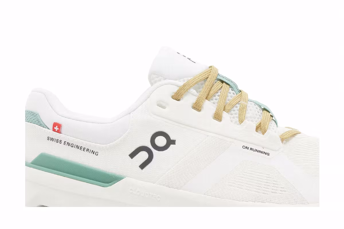 ON Women's Cloudrunner 2 Undyed Green, view 3