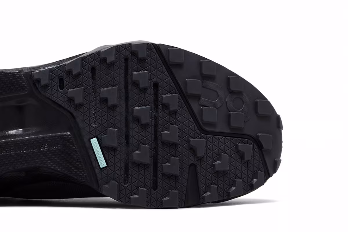 ON Cloudsurfer Trail Eclipse Black, view 6