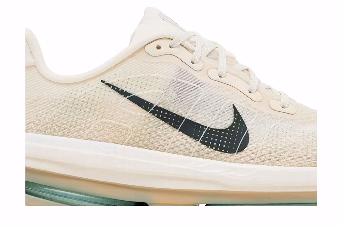 Nike Vomero Premium Pale Ivory Sanddrift Jade Horizon, view 3