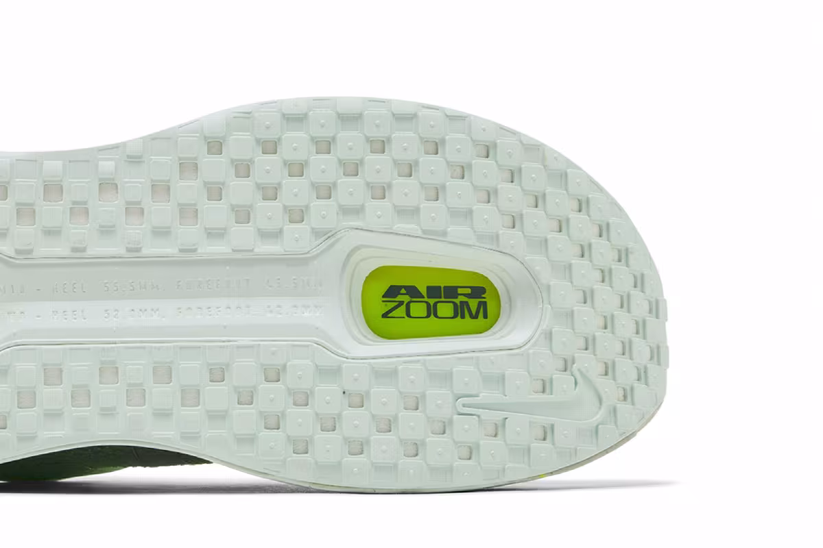 Nike Vomero Premium Barely Volt, view 6
