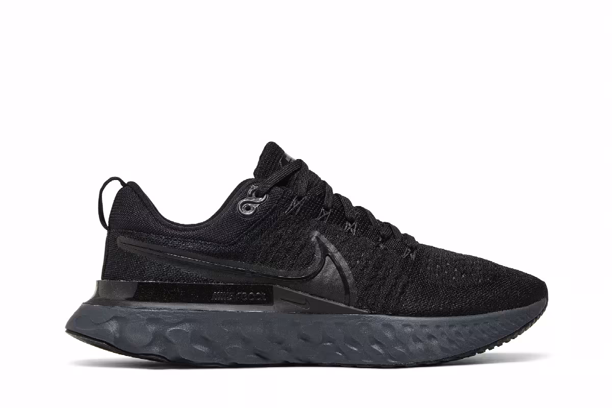 Nike React Infinity Run Flyknit 2 Triple Black, view 2