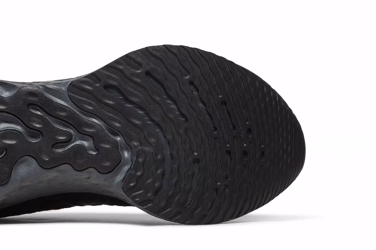 Nike React Infinity Run Flyknit 2 Triple Black, view 6