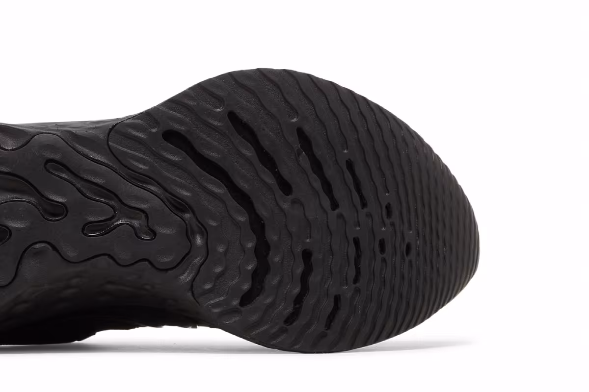 Nike React Infinity Run Flyknit 3 Triple Black, view 6