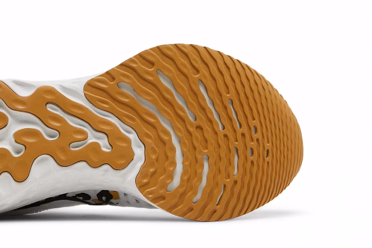 Nike Women's React Infinity Run Flyknit 2 Leopard, view 6