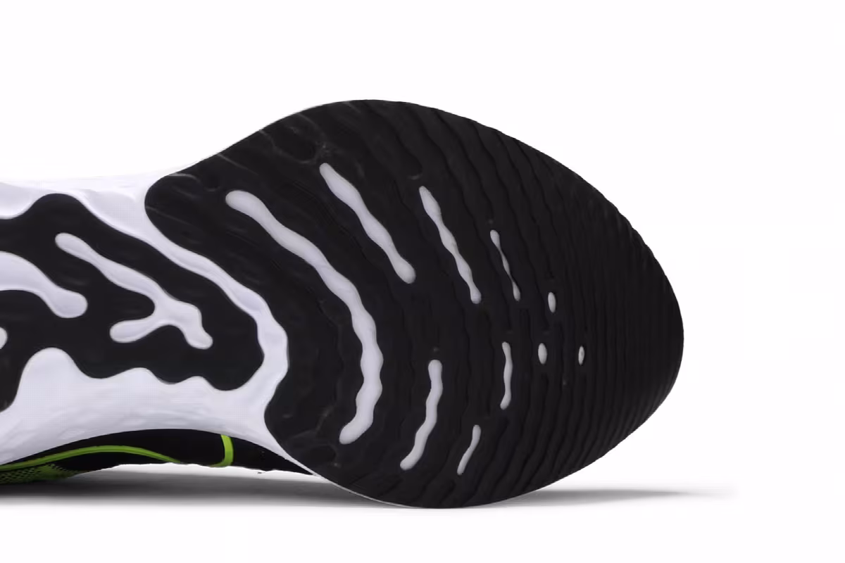 Nike React Infinity Run Flyknit 2 Volt Black, view 6
