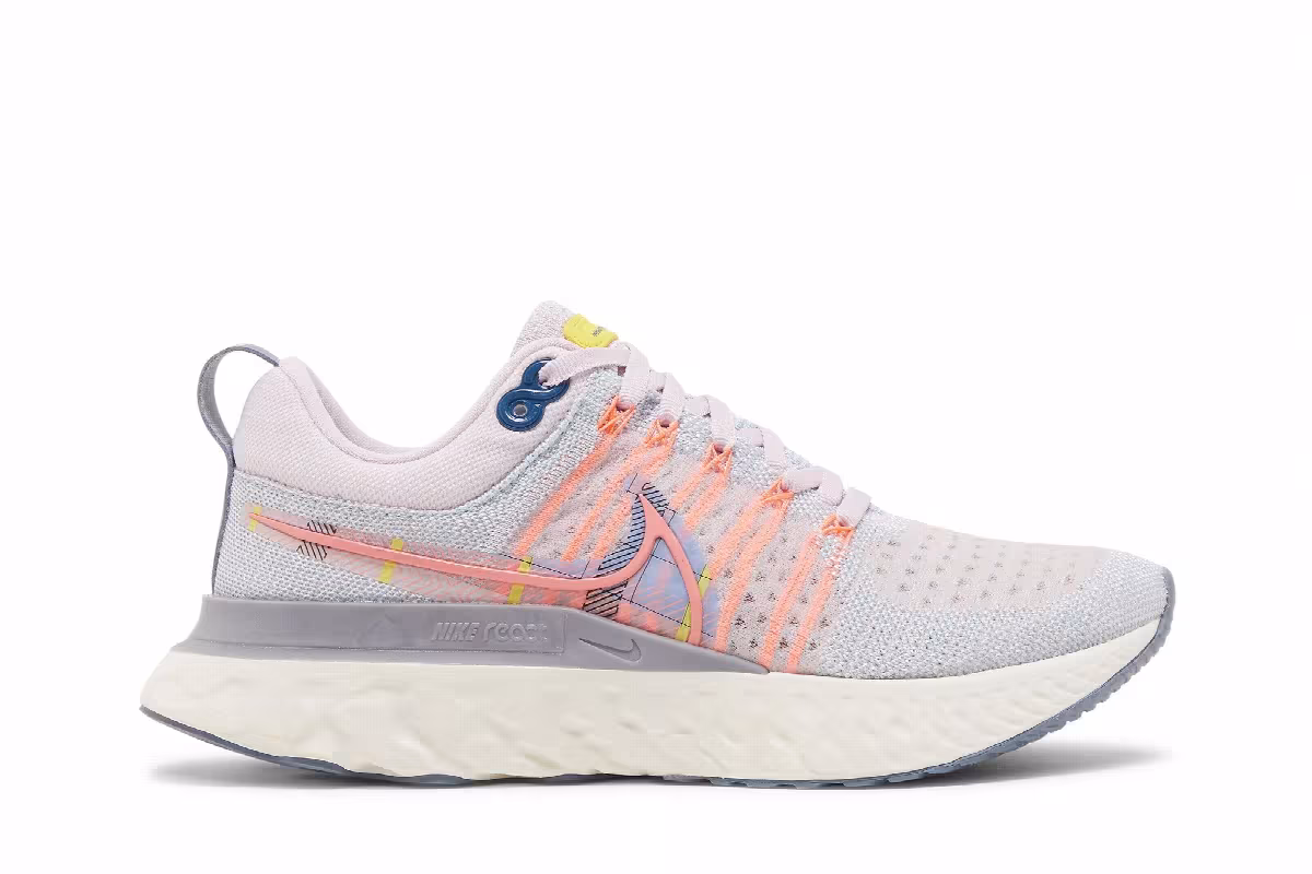 Nike Women's React Infinity Run Flyknit 2 Premium Pink Foam Blue Tint, view 2