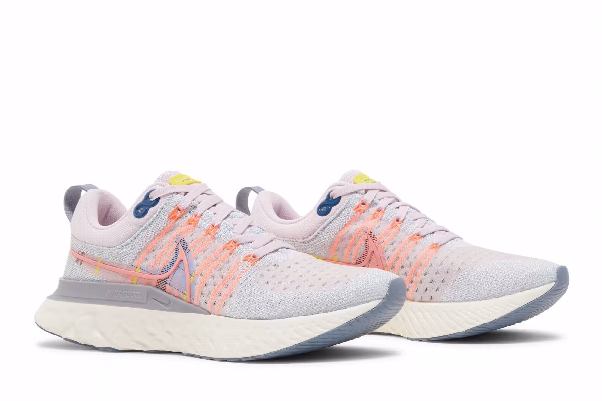 Nike Women's React Infinity Run Flyknit 2 Premium Pink Foam Blue Tint, view 9
