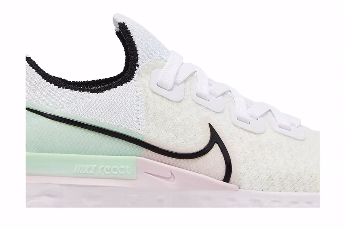 Nike Women's React Infinity Run FK Iced Lilac, view 3