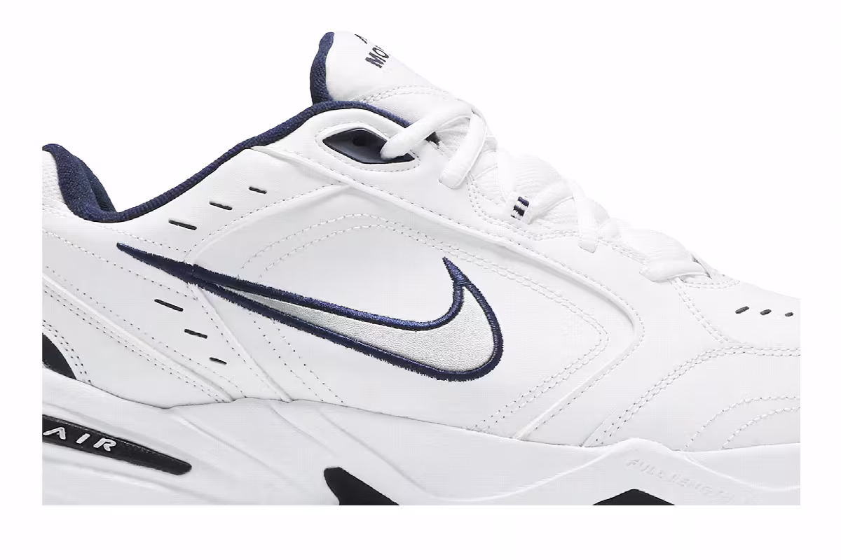 Nike Air Monarch IV 4E Wide, view 3