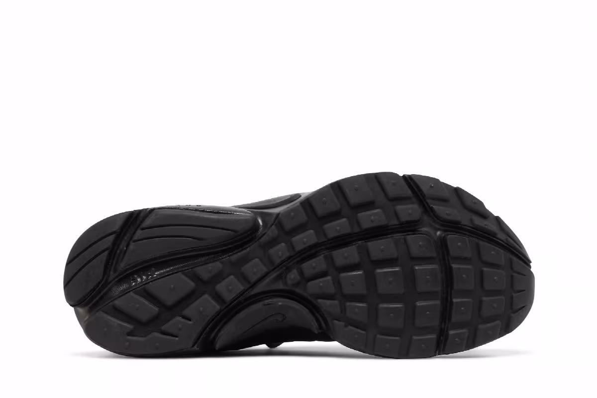 Nike Women's Presto Fly Triple Black, view 5