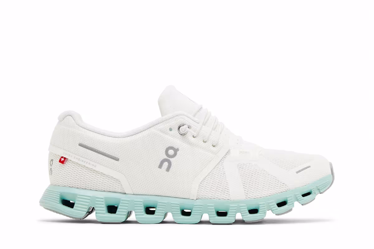 ON Women's Cloud 5 Undyed White Creek, view 2