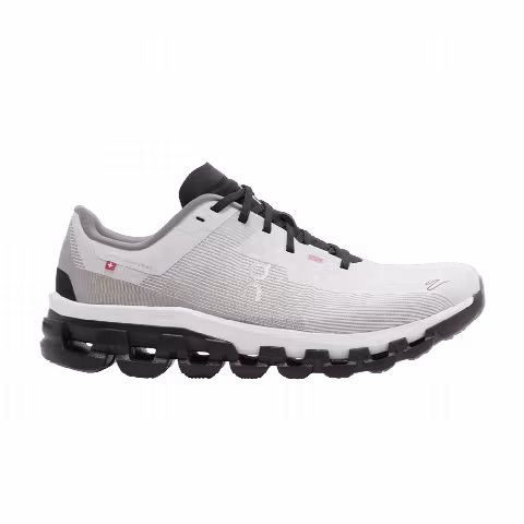 ON Cloudflow 4 DISTANCE 'White Black'