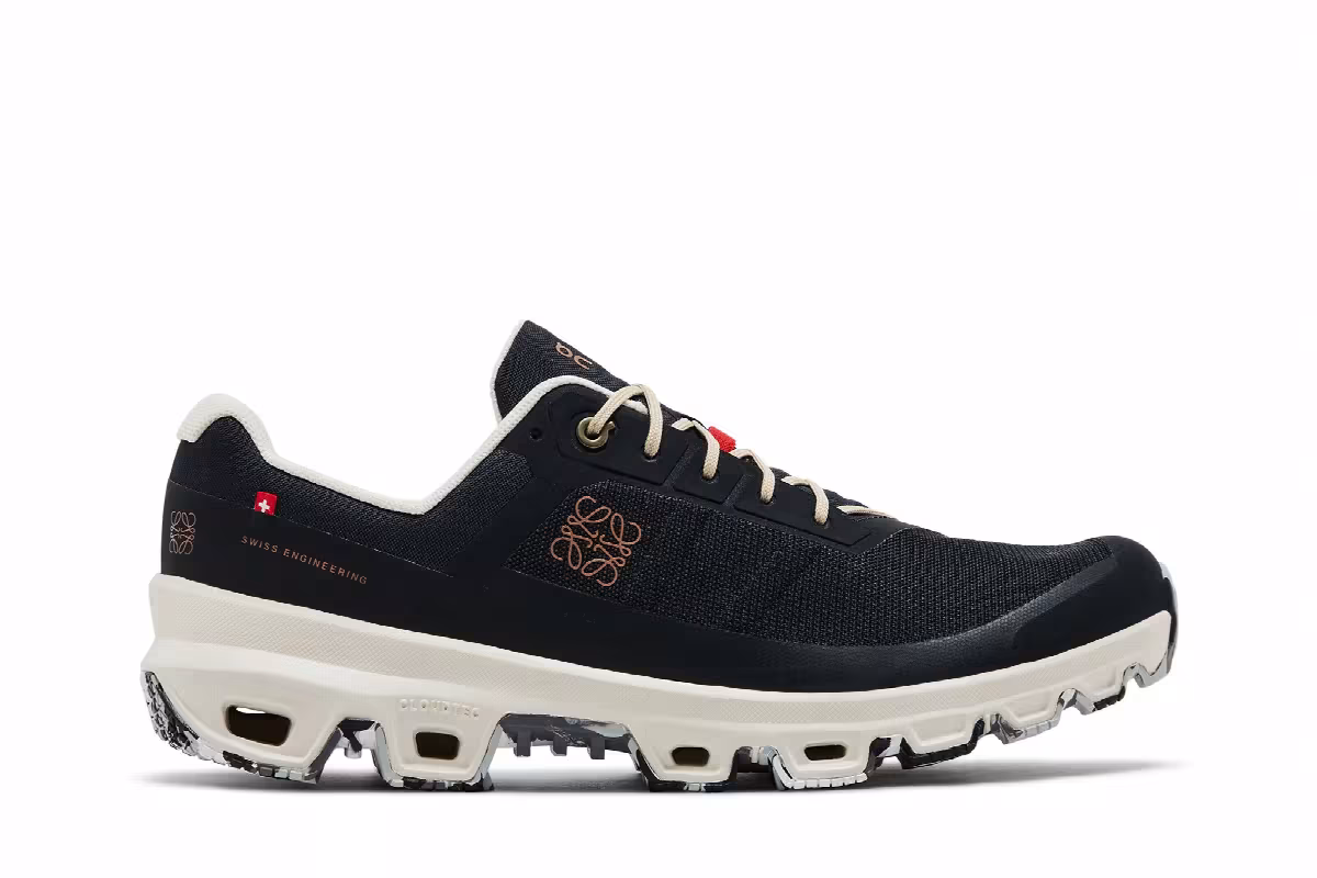 Loewe x ON Cloudventure Black, view 2
