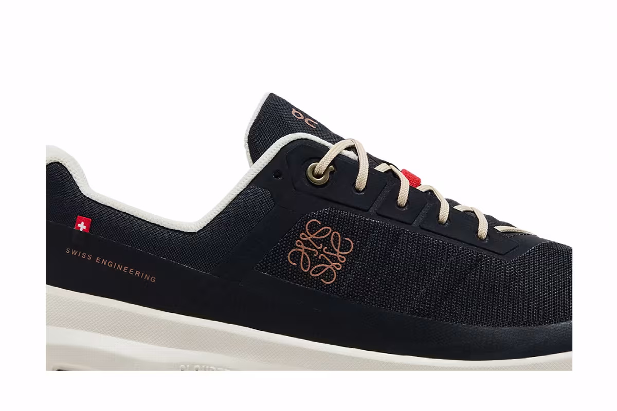 Loewe x ON Cloudventure Black, view 3