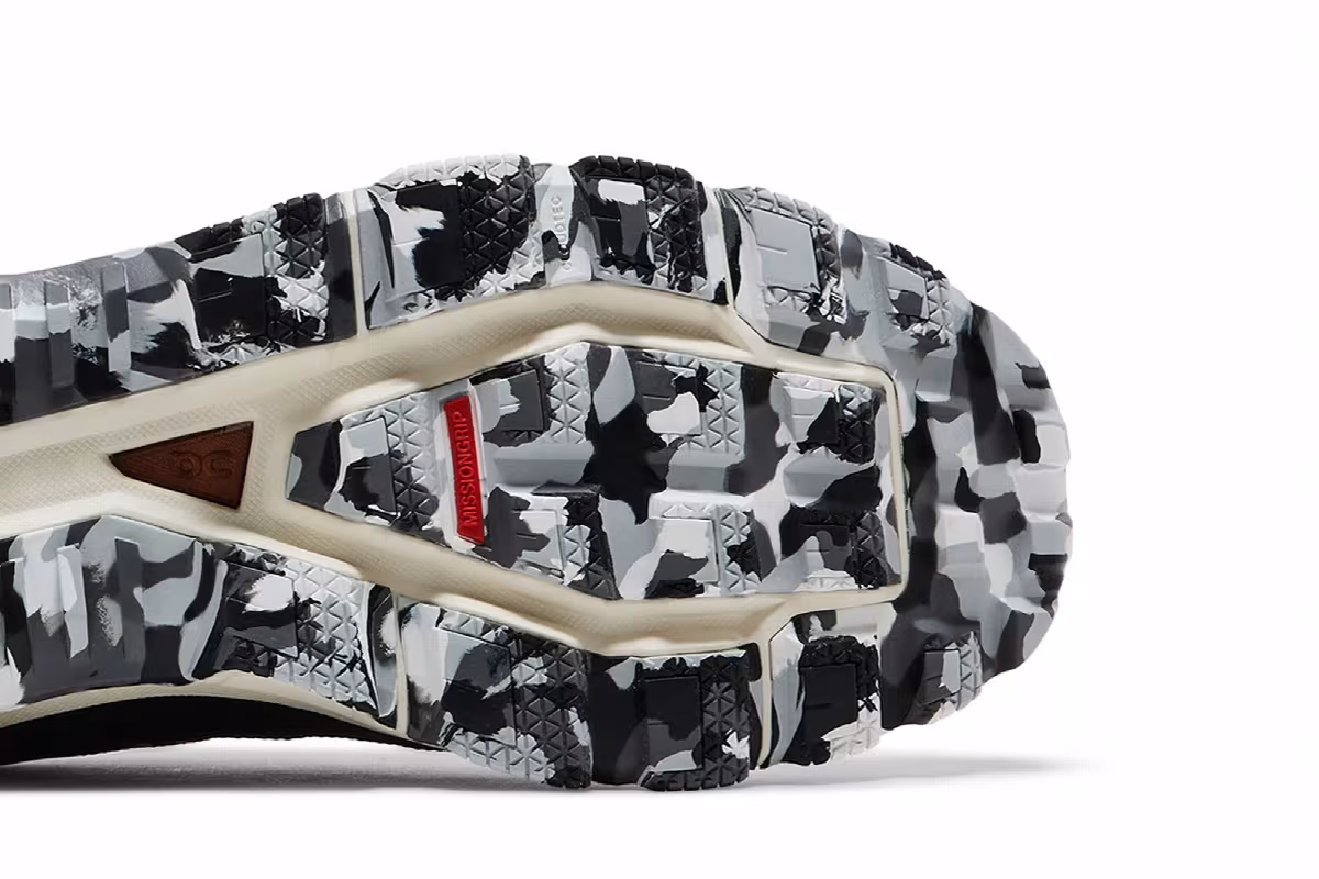 Loewe x ON Cloudventure Black, view 6