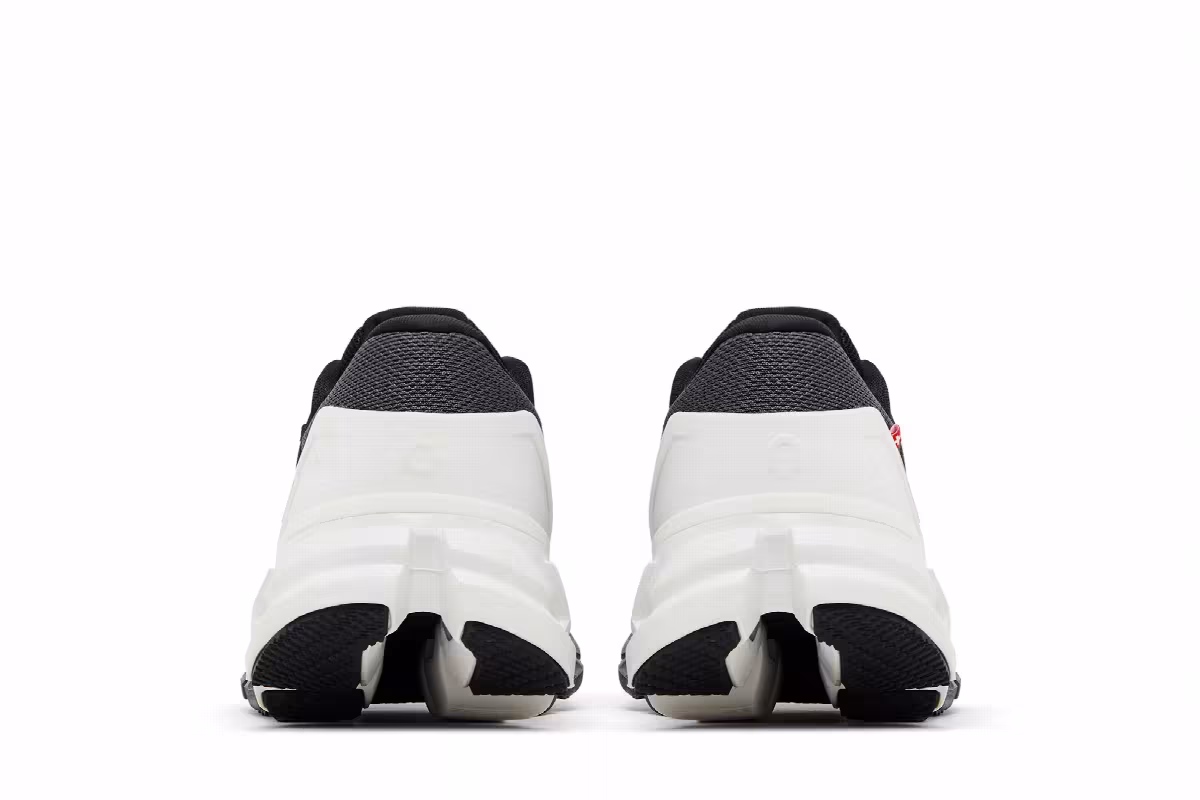 ON Women's Cloudflyer 4 Black White, view 7