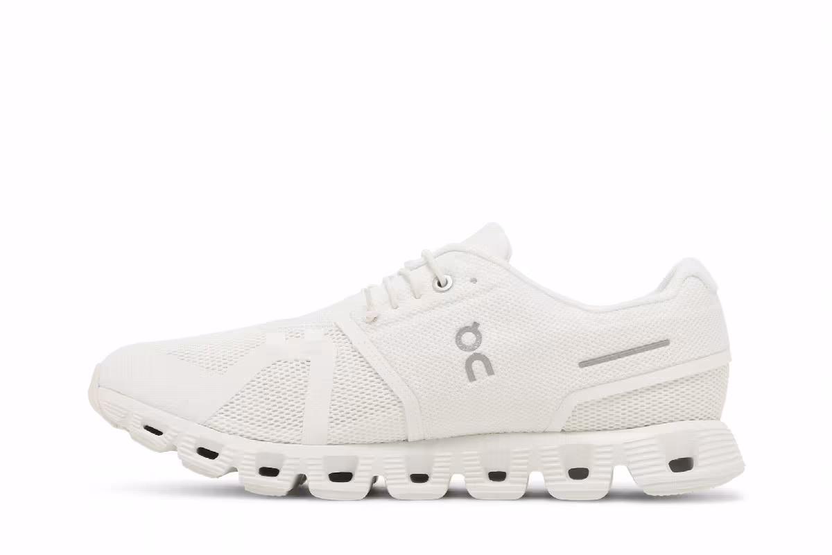 ON Women's Cloud 5 All White, view 4
