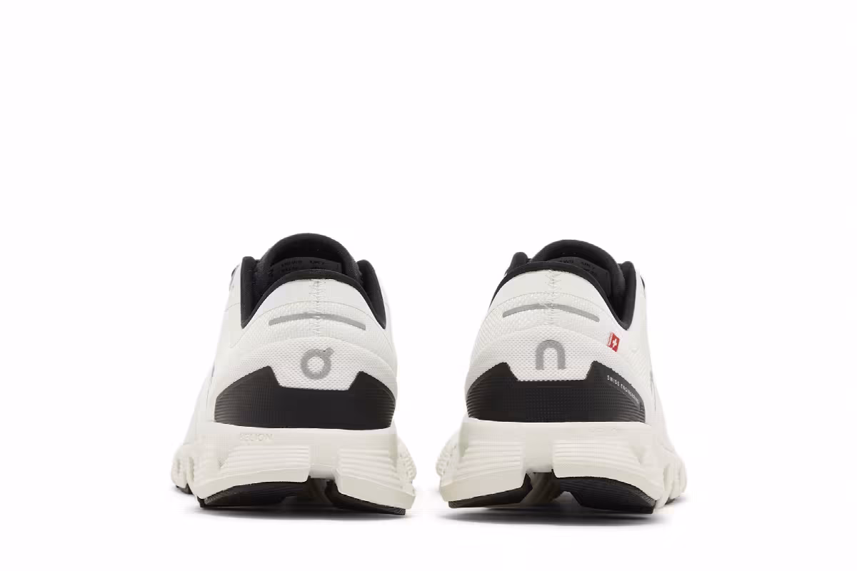 ON Women's Cloud X 3 White Black, view 7