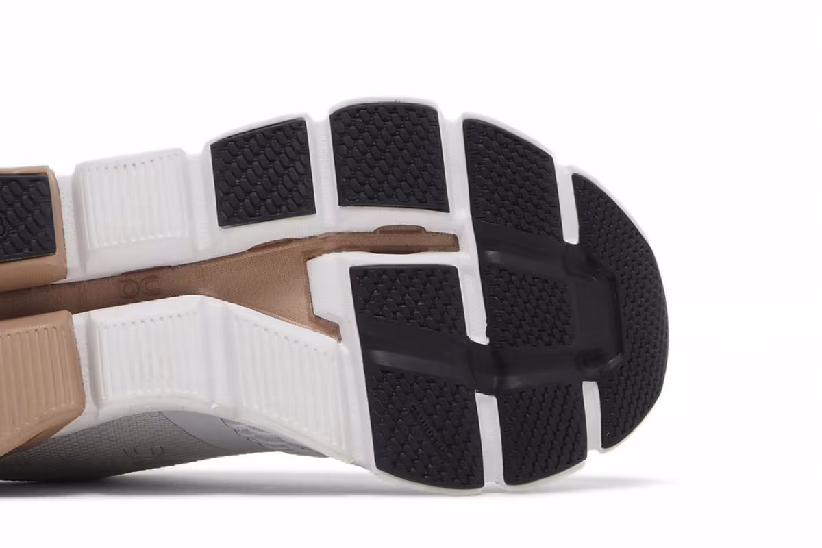 ON Women's Cloudflyer Glacier Rosebrown, view 6