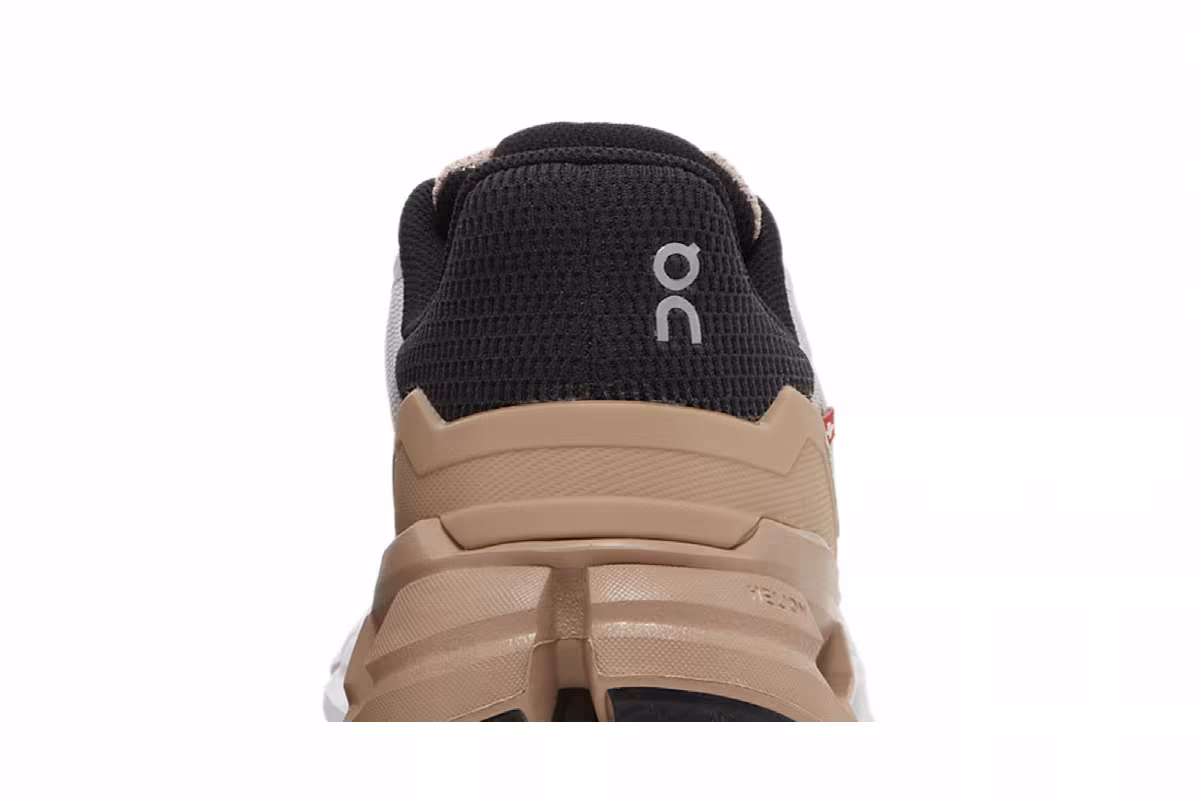 ON Women's Cloudflyer Glacier Rosebrown, view 8