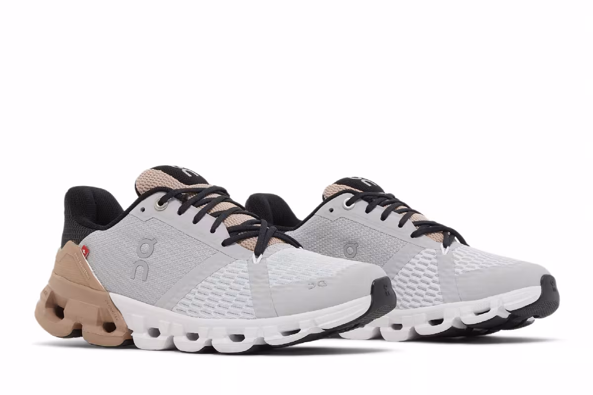 ON Women's Cloudflyer Glacier Rosebrown, view 9