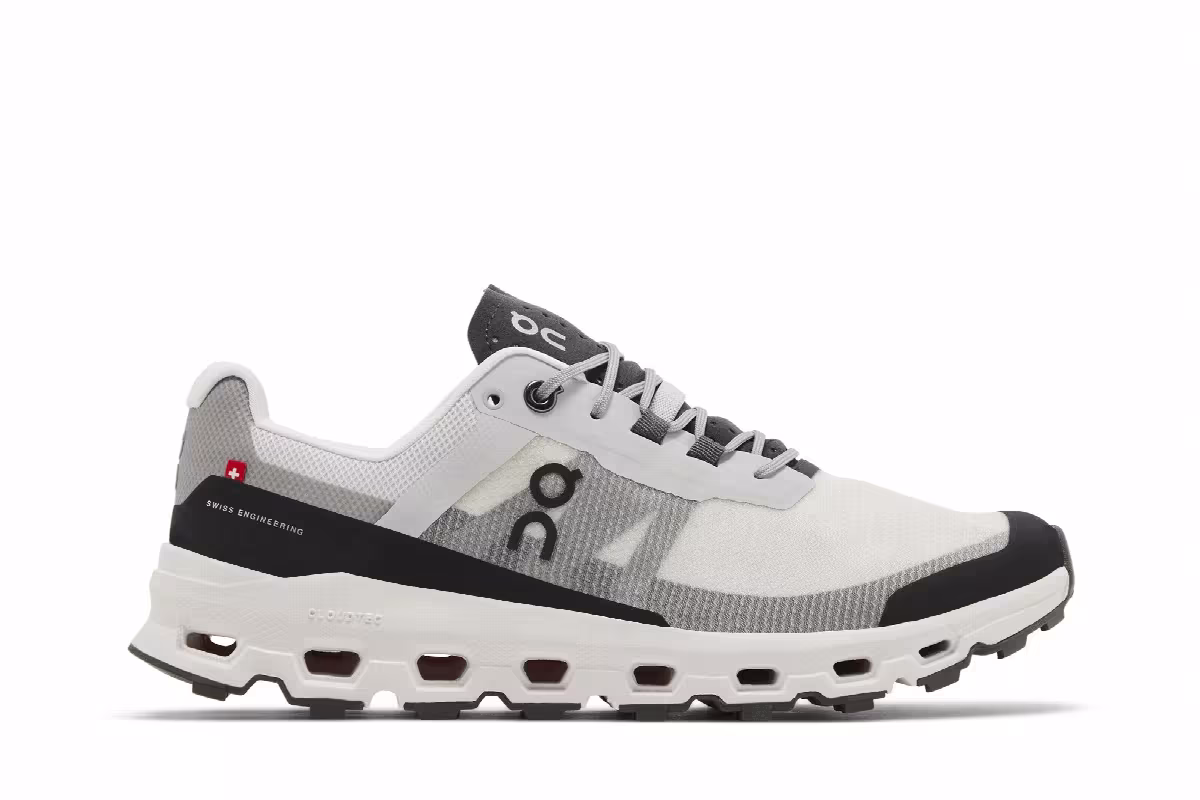 ON Women's Cloudvista Glacier Black, view 2