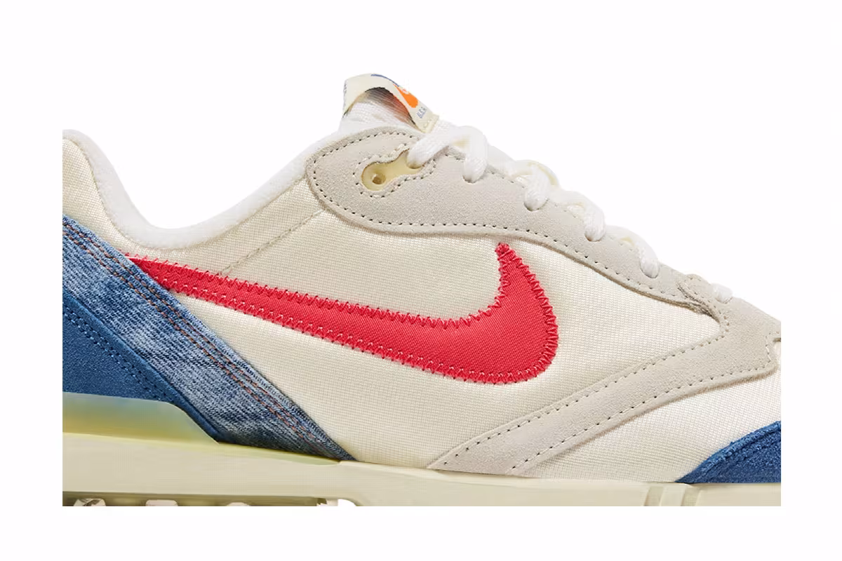 Nike Air Max Dawn Coconut Milk Track Red, view 3