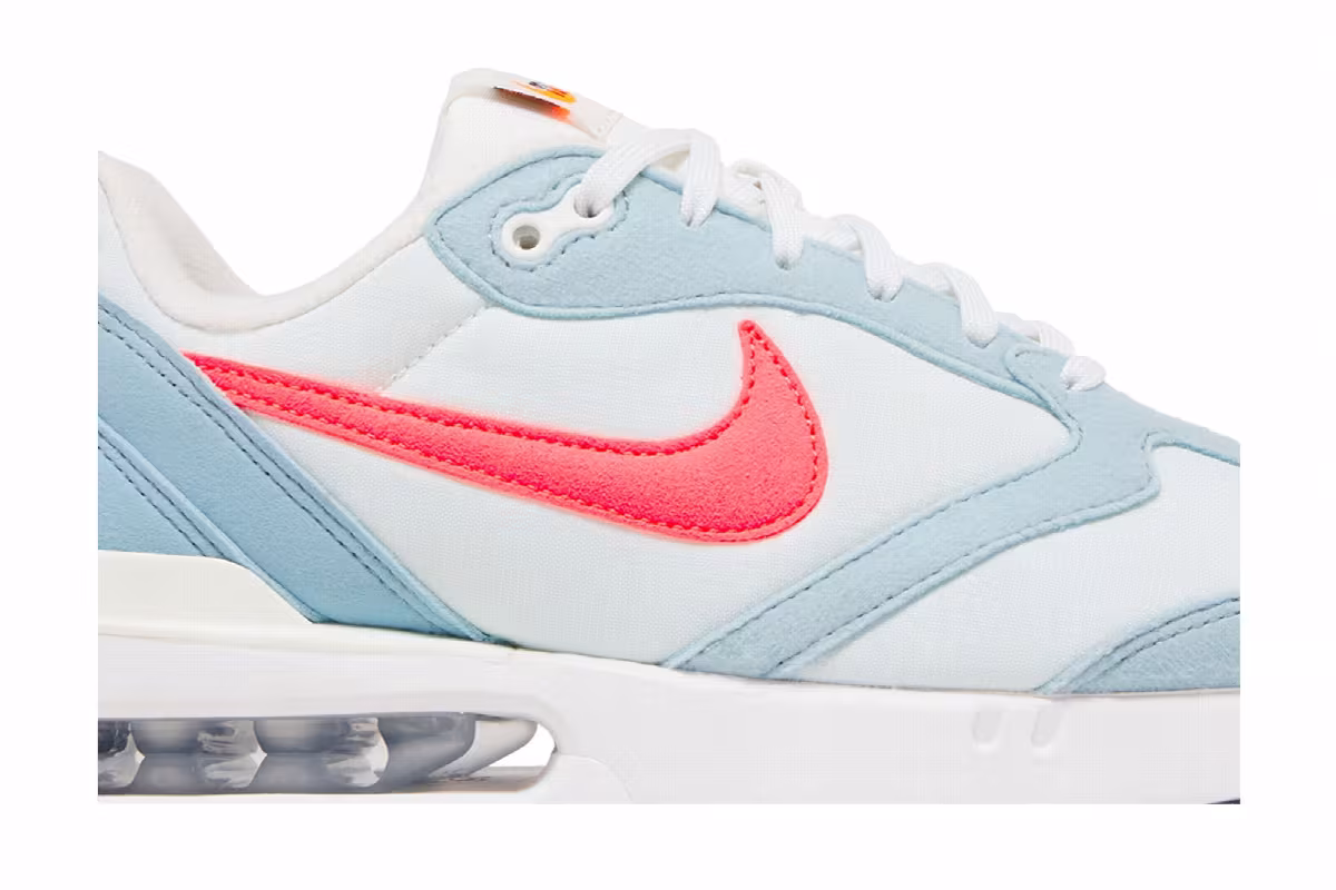 Nike Women's Air Max Dawn Ghost Aqua Flash Crimson, view 3