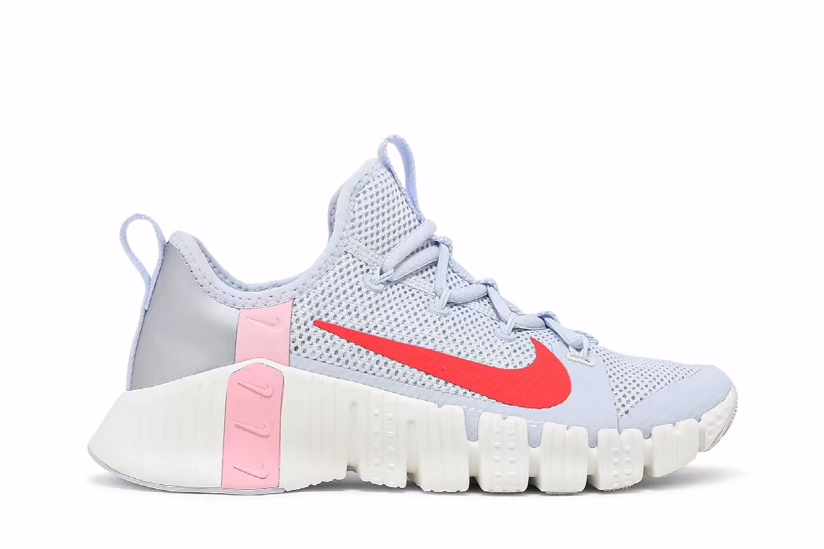 Nike Women's Free Metcon 3 Football Grey Bright Crimson, view 2