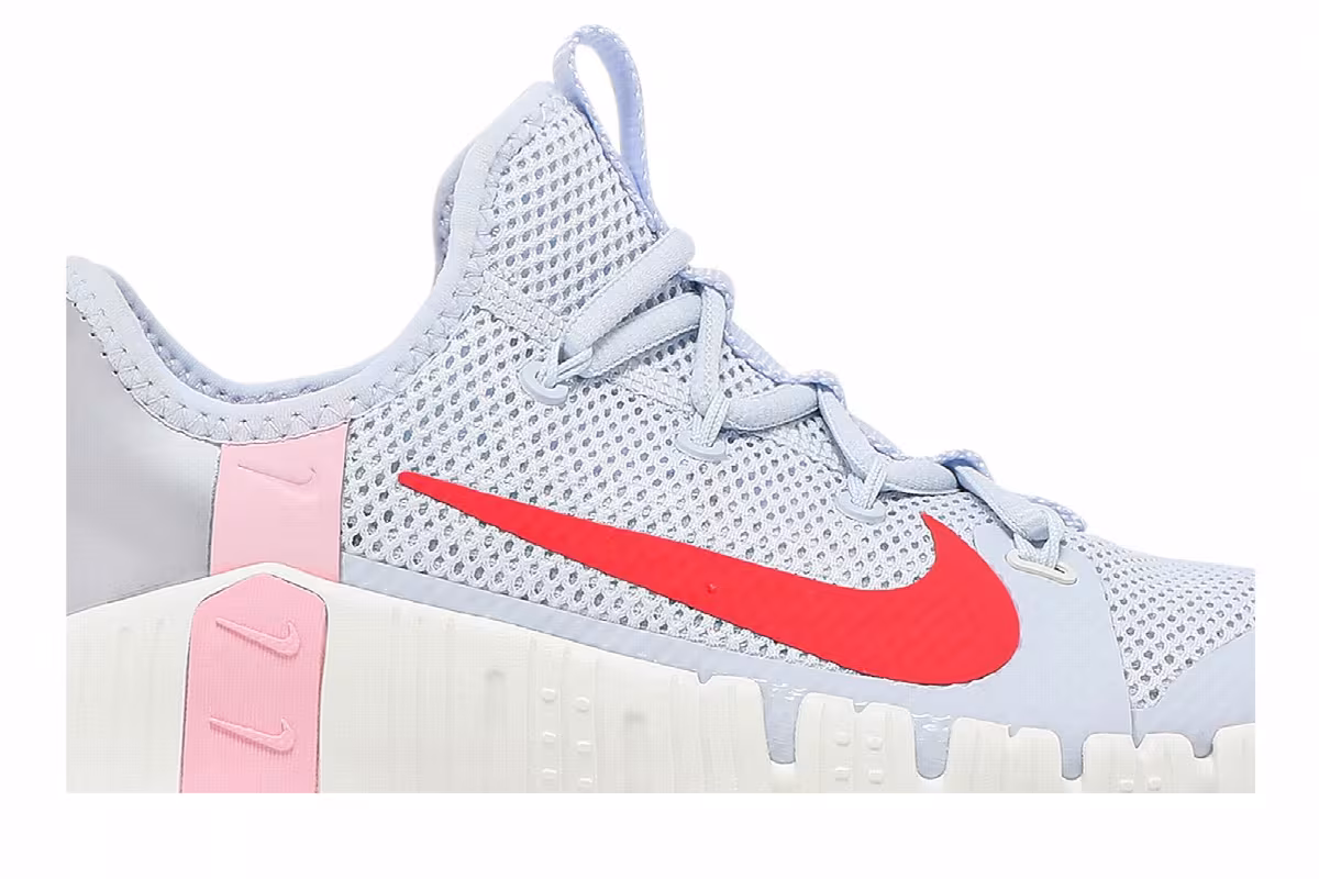 Nike Women's Free Metcon 3 Football Grey Bright Crimson, view 3