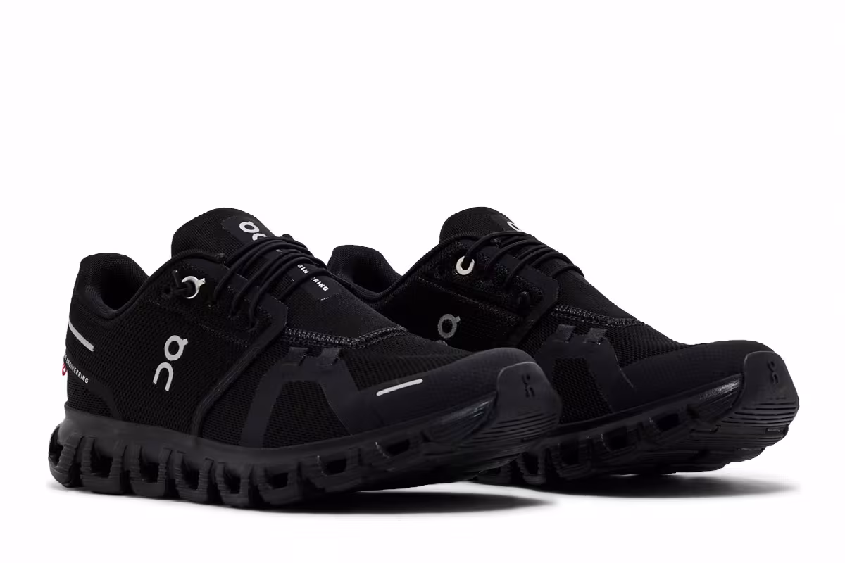 ON Women's Cloud 6 Triple Black, view 9