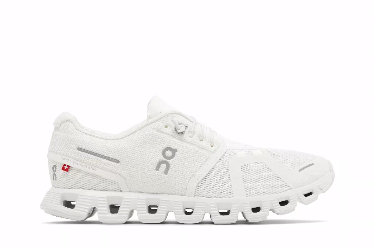 ON Women's Cloud 5 White, view 2