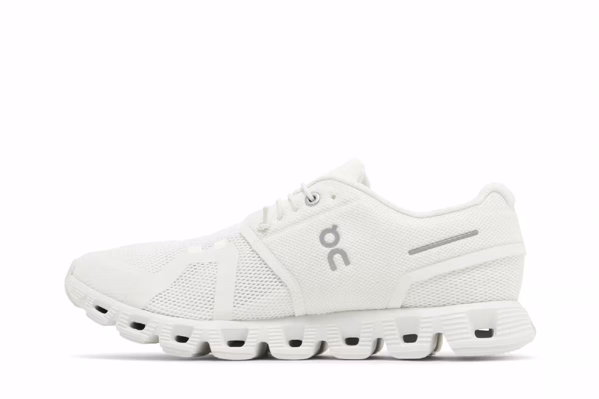 ON Women's Cloud 5 White, view 4