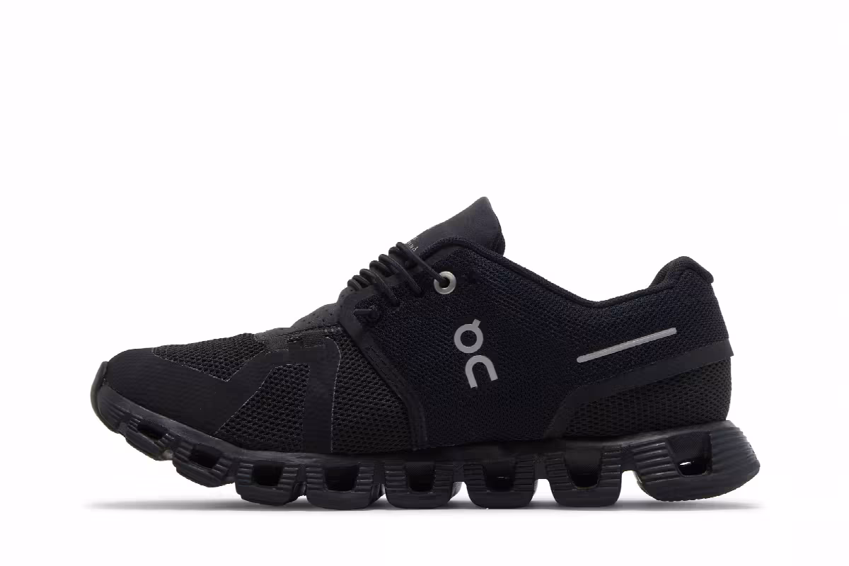 ON Women's Cloud 5 Black, view 4