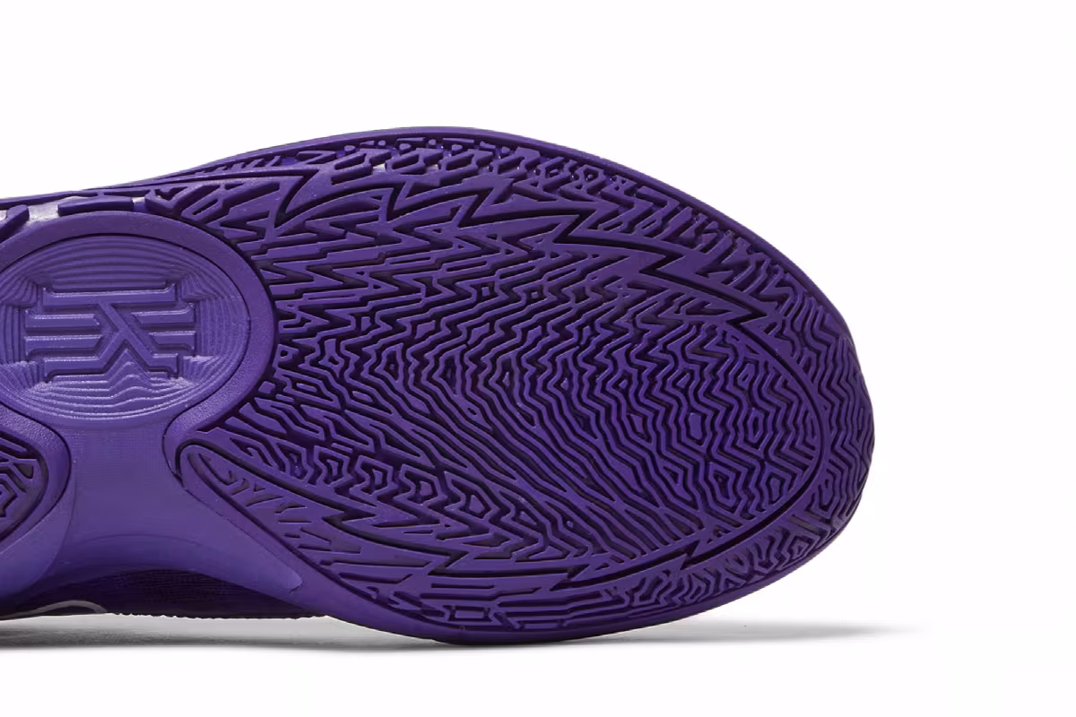 Nike Kyrie Low 5 TB Promo Court Purple, view 6