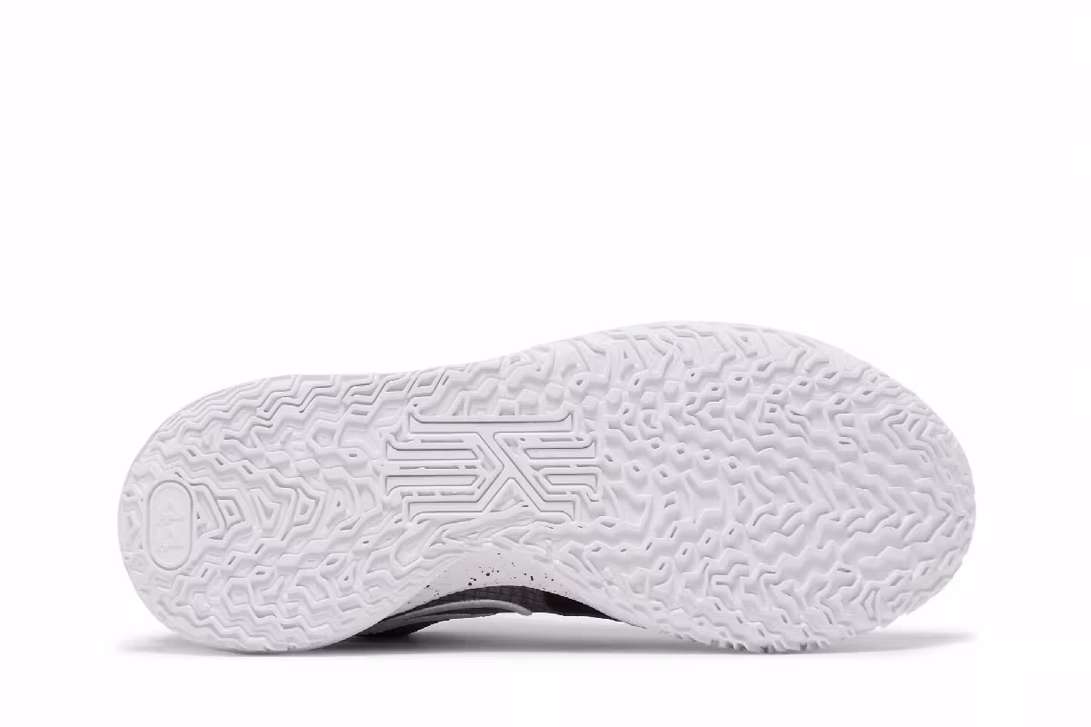 Nike Kyrie Low 4 TB Black White, view 5
