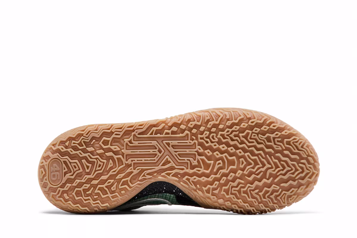 Nike Kyrie Low 4 EYBL Academy, view 5