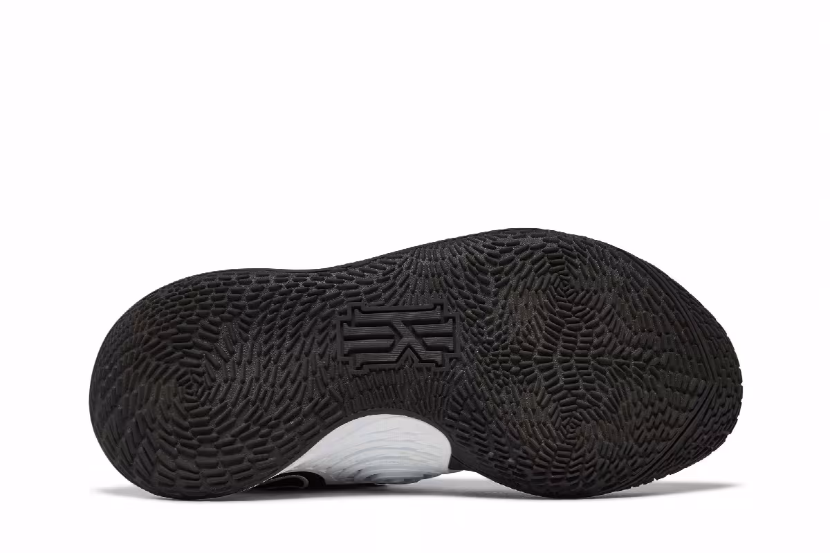 Nike Kyrie Low 3 TB Black White, view 5