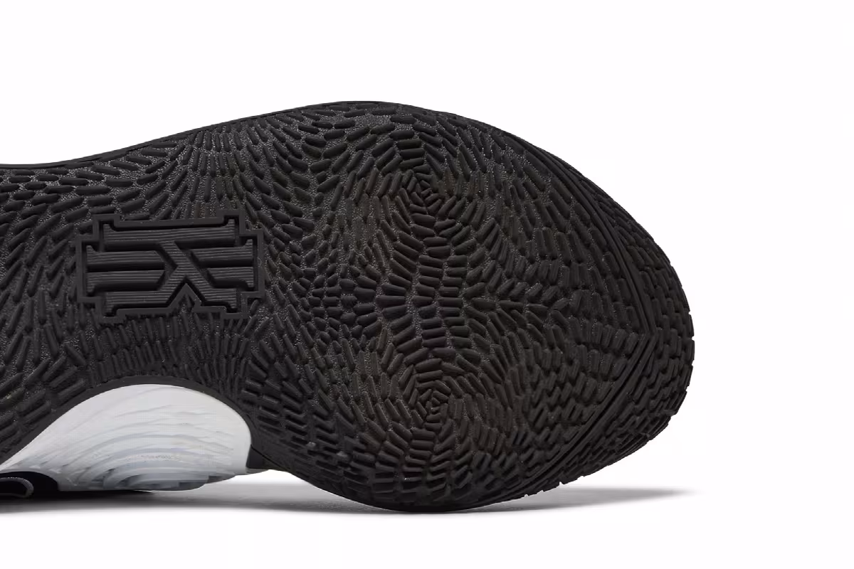 Nike Kyrie Low 3 TB Black White, view 6