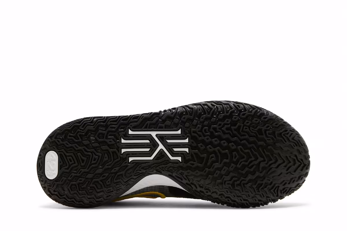 Nike Kyrie Low 4 EP Takashi, view 5