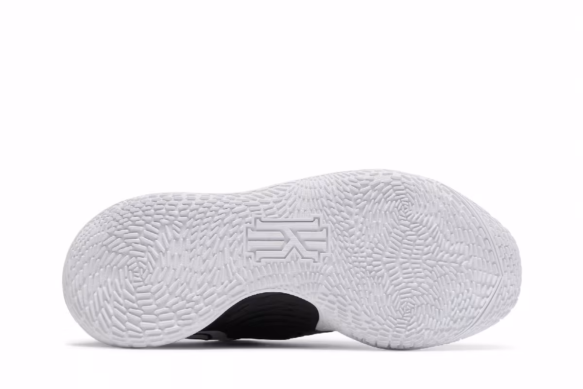 Nike Kyrie Low 3 TB White Black, view 5