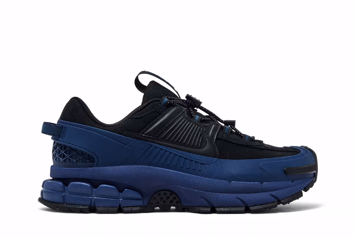Nike Women's Zoom Vomero Roam Winterized Midnight Navy, view 2