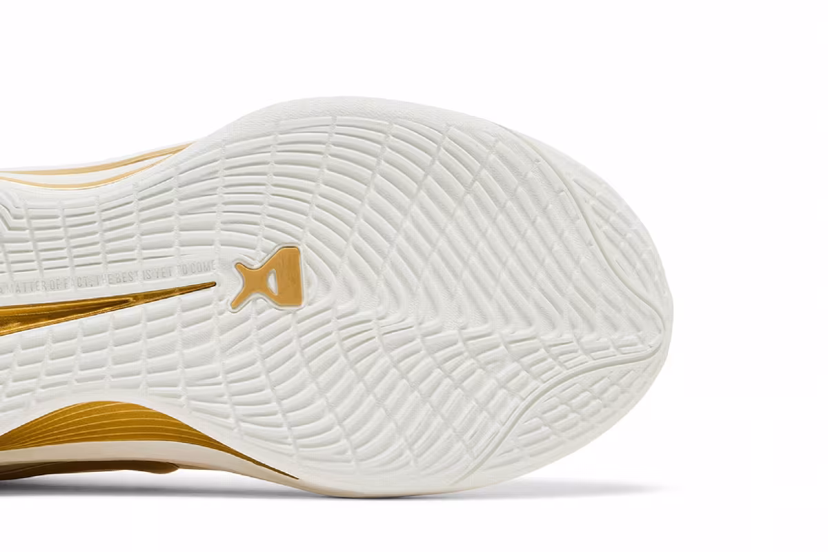 Nike Women's A'One EP Gold Dynasty, view 6
