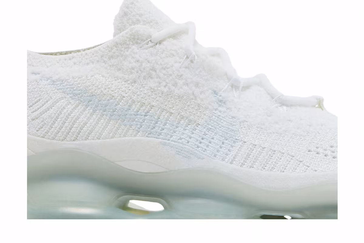 Nike Women's Air Max Scorpion Flyknit White Football Grey, view 3