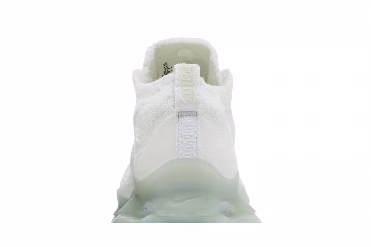 Nike Women's Air Max Scorpion Flyknit White Football Grey, view 8