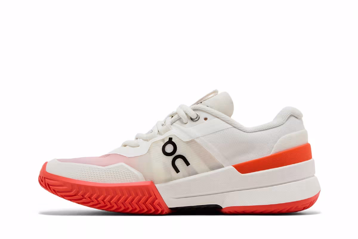 ON Women's The Roger Pro 2 Clay White Flame, view 4