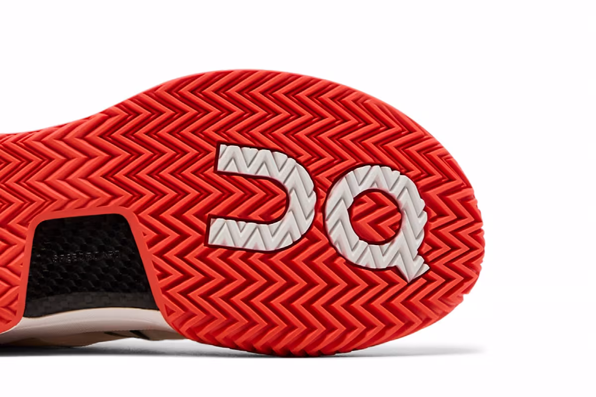 ON Women's The Roger Pro 2 Clay White Flame, view 6