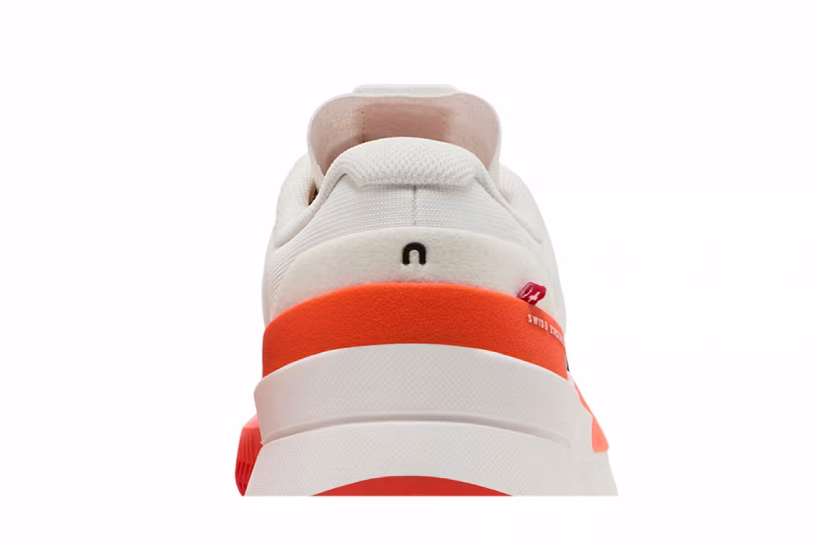 ON Women's The Roger Pro 2 Clay White Flame, view 8