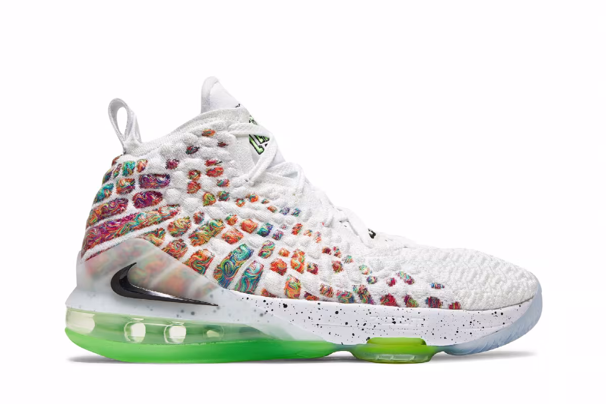 Nike LeBron 17 GS Air Command Force, view 2