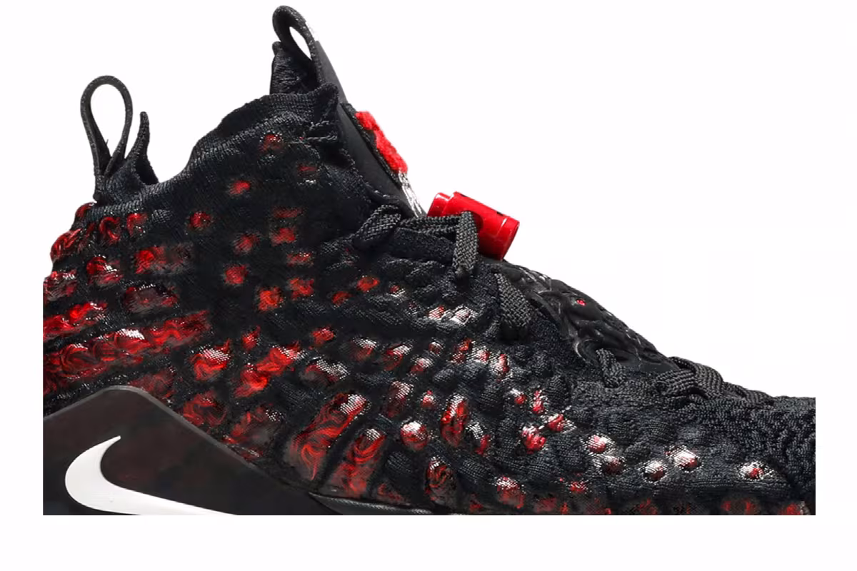 Nike LeBron 17 GS Infrared VI, view 3